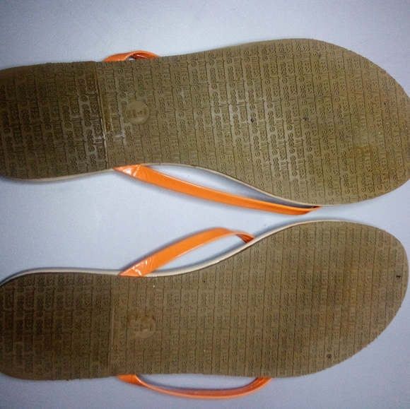 TKEES x Essie Orange Nail Polish Inspired Thong Sandals - Picture 6 of 8
